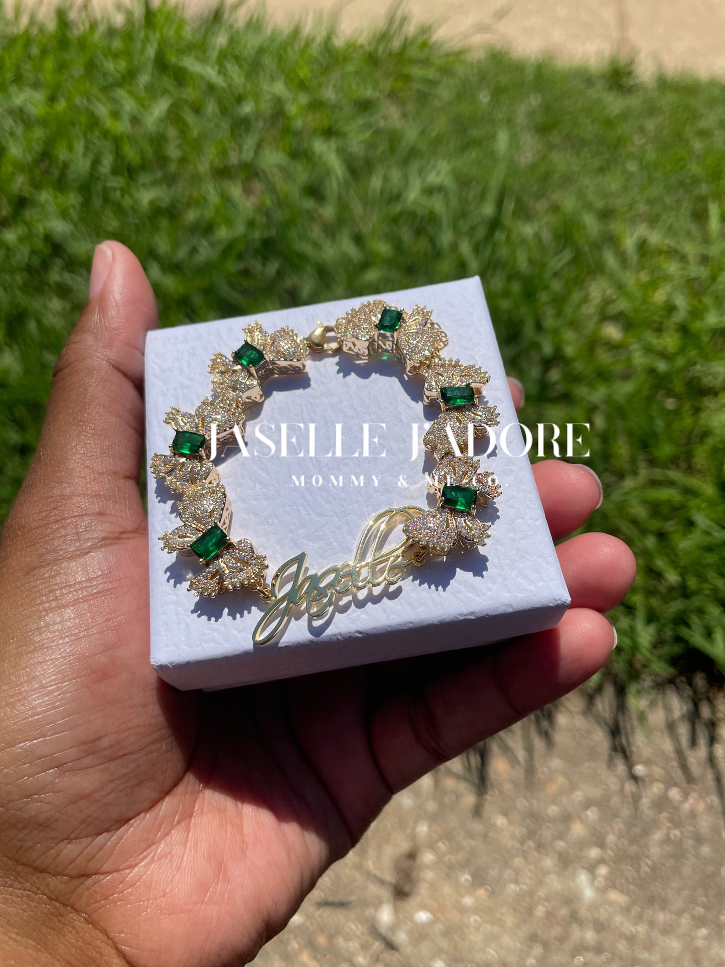 Emerald Bow Bracelet
