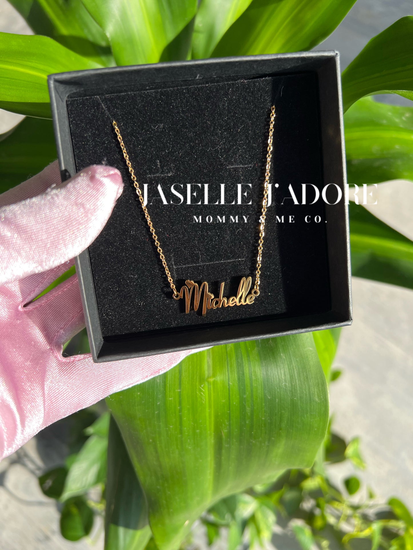 Single Name Necklace